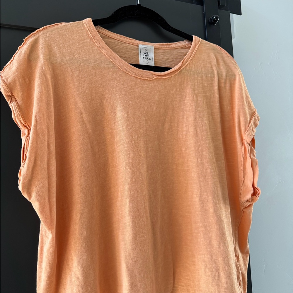 We The Free Peach Short Sleeve Tee ✨